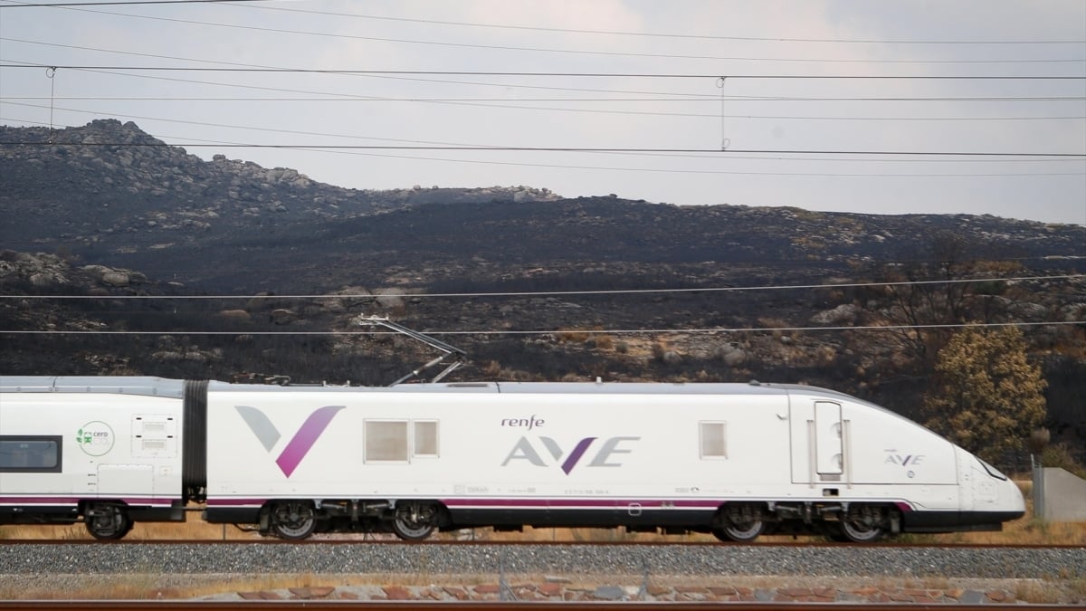 Renfe refuerza con 245 autobuses los trayectos entre Madrid, Logroño y Bilbao por obras