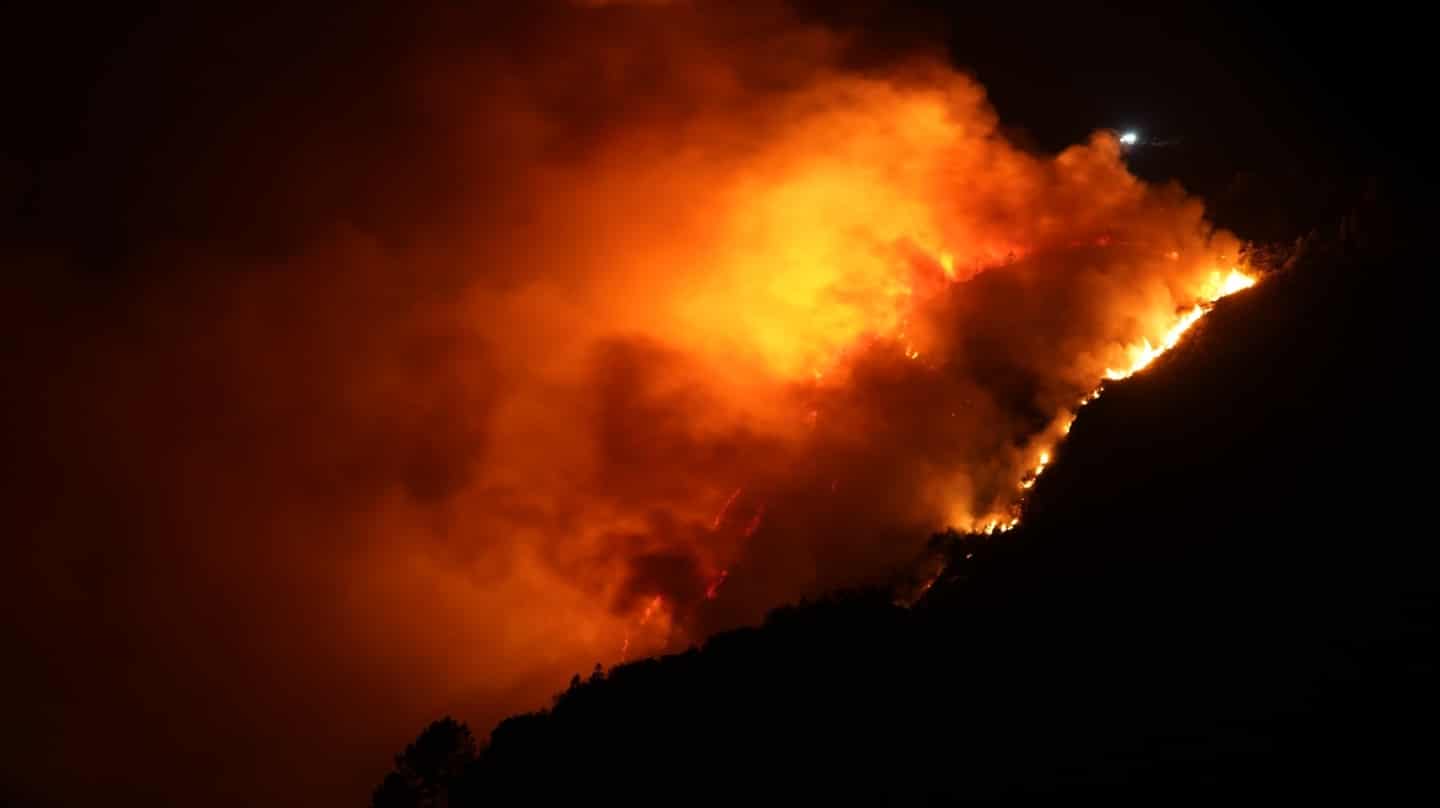Mejoran las perspectivas de controlar los 18 incendios graves que aún siguen activos