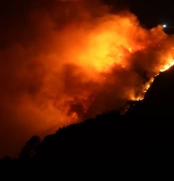 Mejoran las perspectivas de controlar los 18 incendios graves que aún siguen [...]