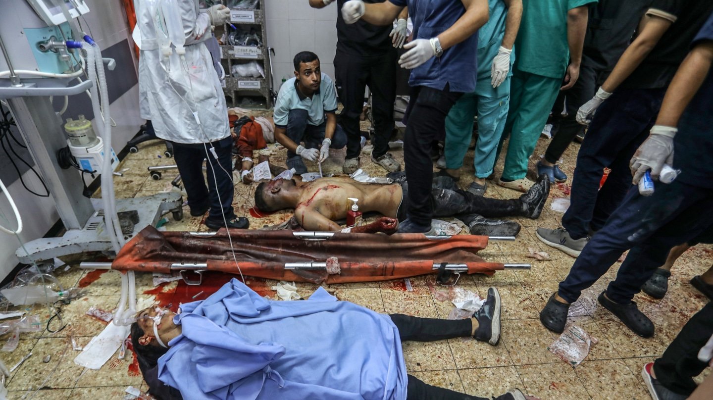 Israel atacó con tres proyectiles a los periodistas en el hospital de Gaza, denuncian supervivientes y testigos