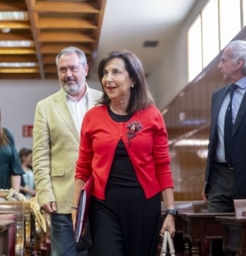 Robles reclama asumir responsabilidades autonómicas e insiste en la prevención ante los [...]