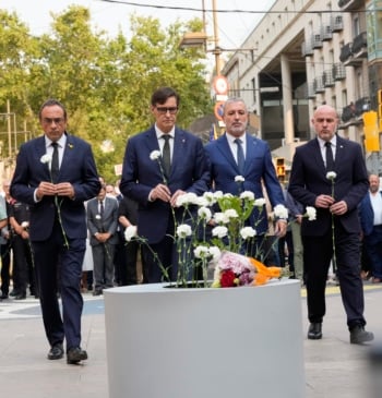 Las familias recuerdan a las víctimas del 17A en el octavo aniversario [...]