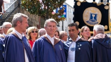 Feijóo, sobre su polémica con las vacaciones "sobrevaloradas": "Tómate un albariño y descansa"