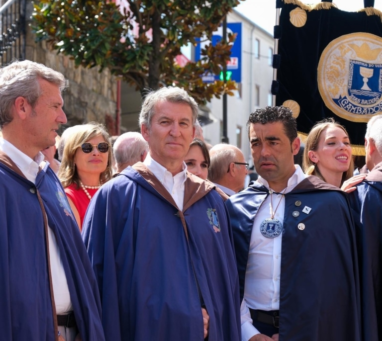 Feijóo, sobre su polémica con las vacaciones "sobrevaloradas": "Tómate un albariño y descansa"