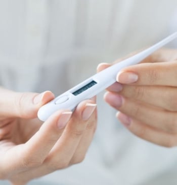 El motivo que explica por qué sube la fiebre por la noche