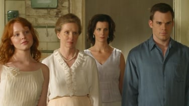 'A dos metros bajo tierra' y otros mejores finales de series de televisión