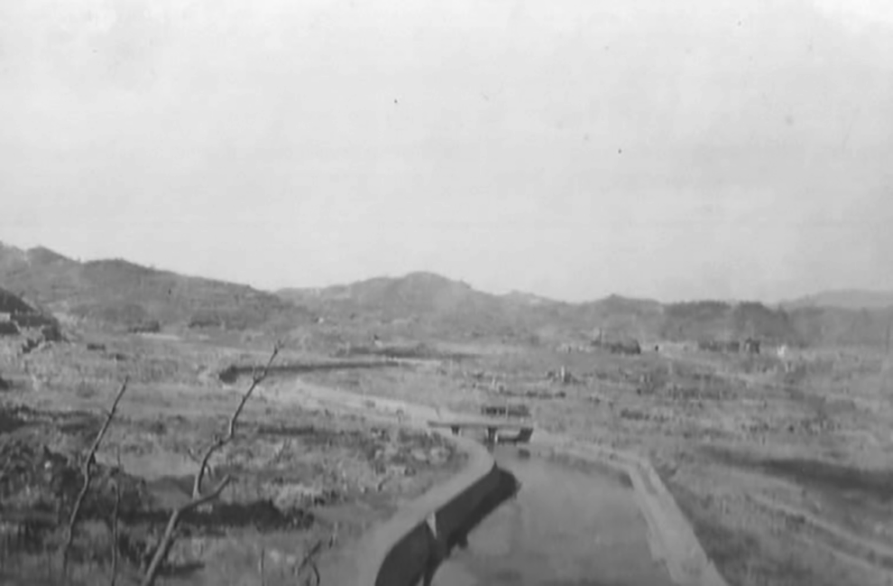 Devastación en la zona cero, Nagasaki. Fotografía inédita de Ellis Clare Clements