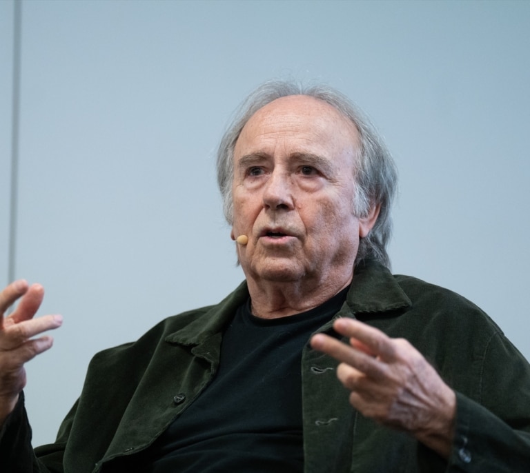 Serrat regresará a los escenarios en noviembre para una gala solidaria en Menorca