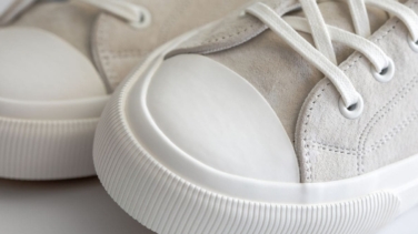 El truco viral para limpiar las zapatillas de tela y que queden como nuevas