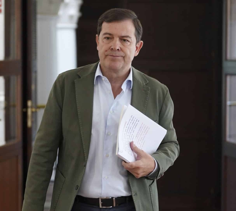 Mañueco encara su declaración por los incendios en las Cortes como un arranque de precampaña