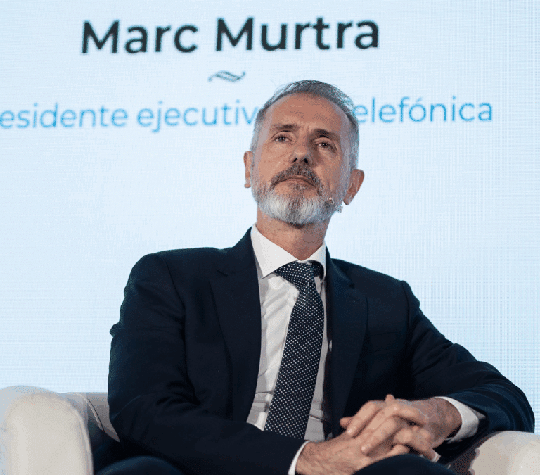 Telefónica camina hacia su mejor año en bolsa desde 2009 con una subida del 21%