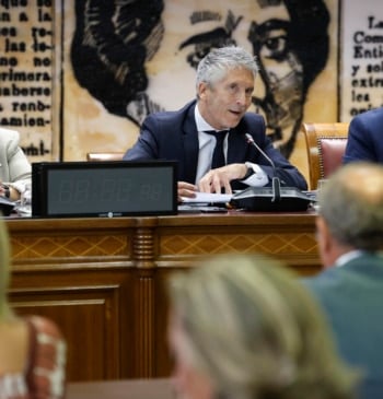 Marlaska reprende al PP por "el uso partidista del Senado" y por [...]