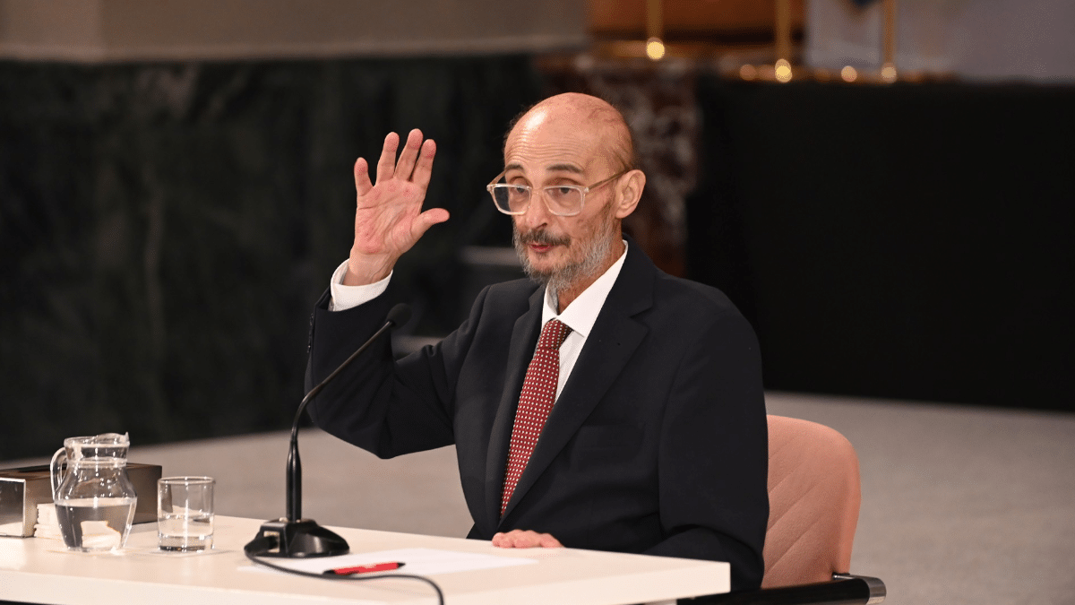 El expresidente de Aragón Javier Lambán en una de sus últimas apariciones públicas, el pasado 10 de julio, durante el acto de entrega del retrato de su retrato oficial en Zaragoza.