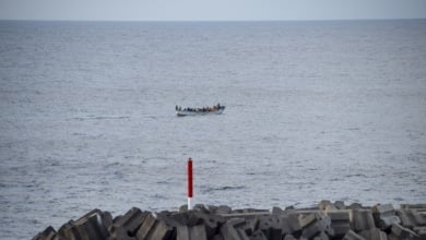 Una patera que llevaba seis días a la deriva al sur de Mallorca deja un fallecido y 18 heridos