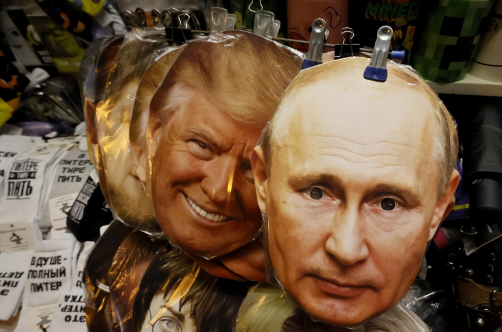 Caretas de Putin y Trump en una tienda de San Petersburgo