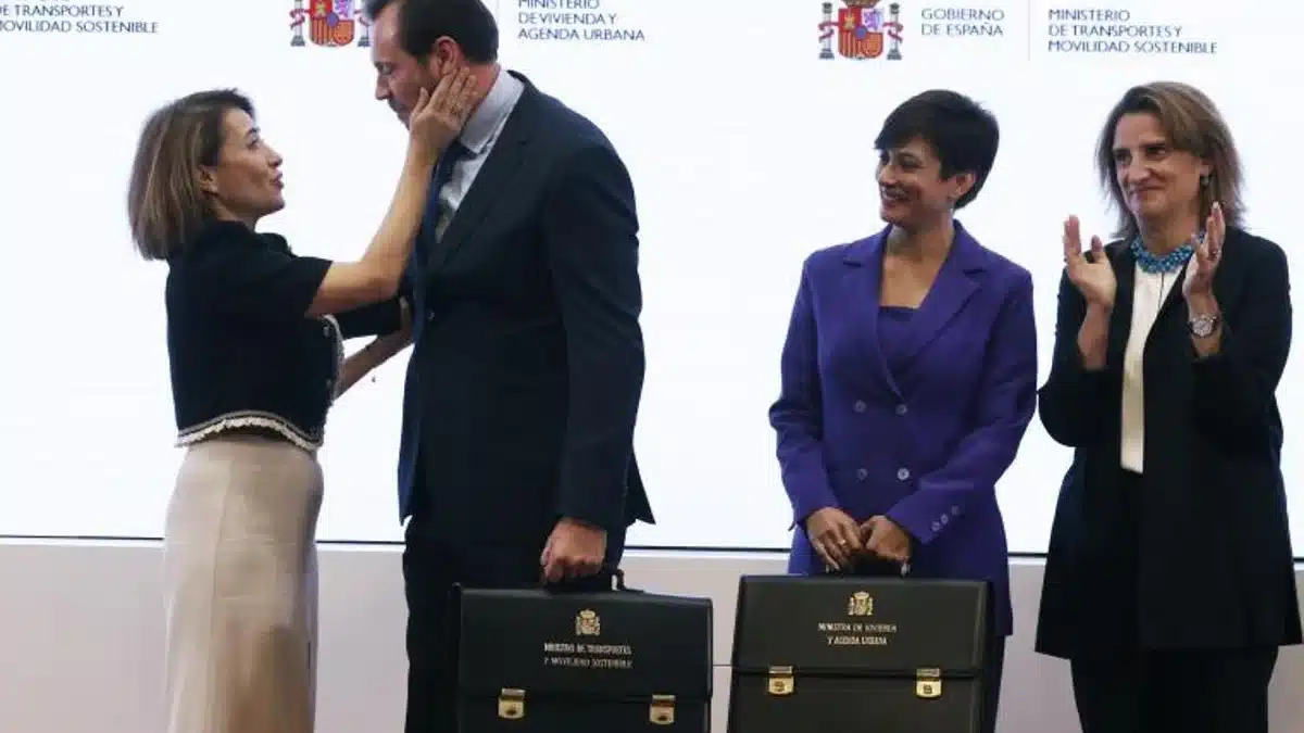 Puente: "Parece que salió Ábalos y llegué yo ahí; y ha habido otra ministra antes de la que nadie habla"