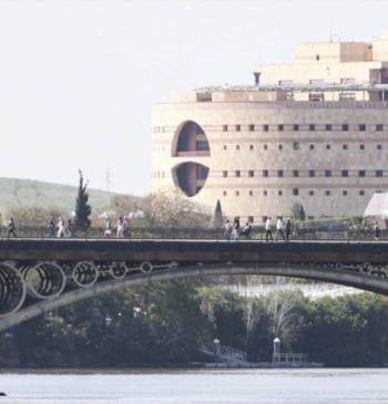 Detenido el tráfico fluvial tras la caída de un hombre al río [...]