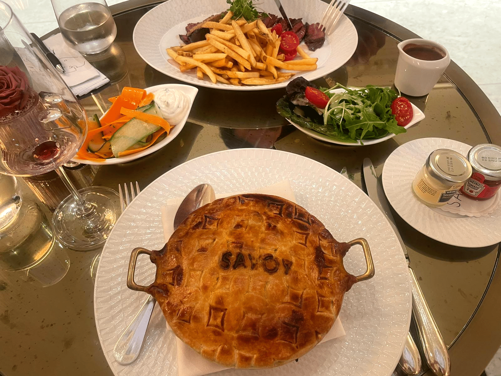 Pastel de carne de pollo tikka masala del Savoy.