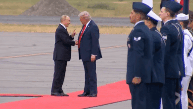 Trump y Putin se saludan en Alaska como si fueran amigos de toda la vida