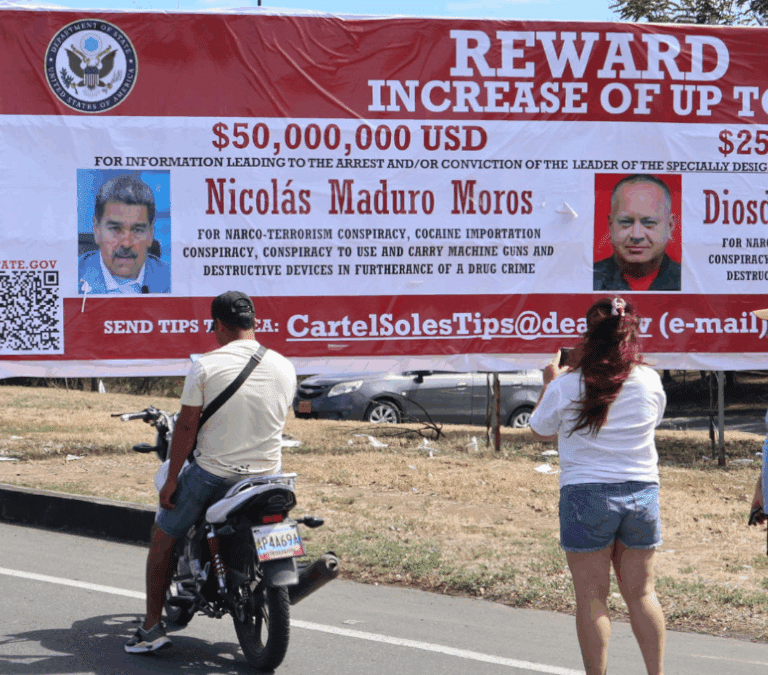 EEUU coloca un 'Se Busca' contra Maduro y Cabello en la frontera de Colombia con Venezuela