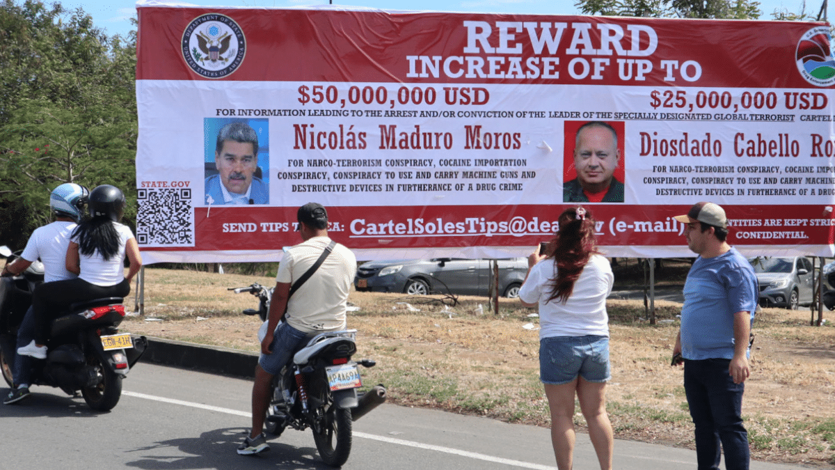 EEUU coloca un 'Se Busca' contra Maduro y Cabello en la frontera de Colombia con Venezuela