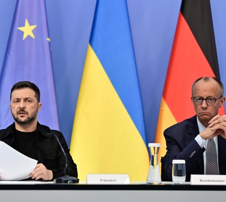 Los líderes europeos, Zelenski y Trump coinciden en que de Alaska tendría que salir un alto el fuego