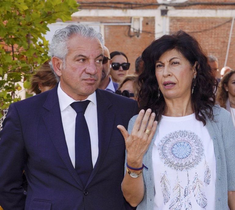 El Gobierno niega que el problema con las pulseras afectara a la seguridad de las víctimas: "No se compraron en AliExpress"