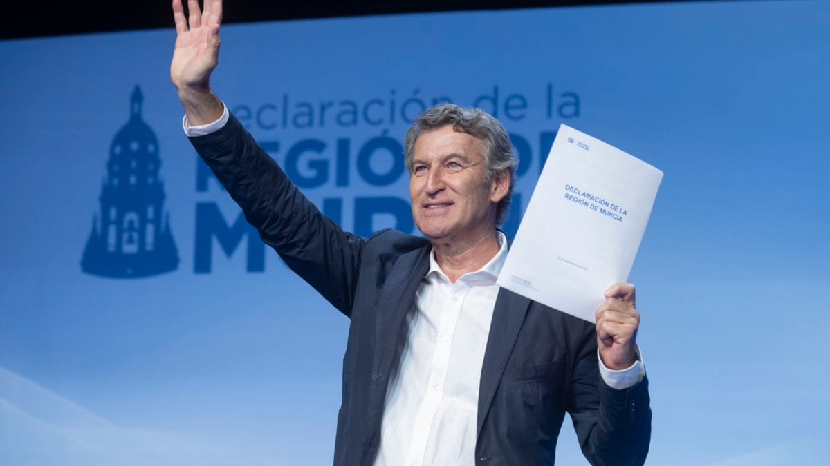 Feijóo, el Loro Park y la democracia muerta