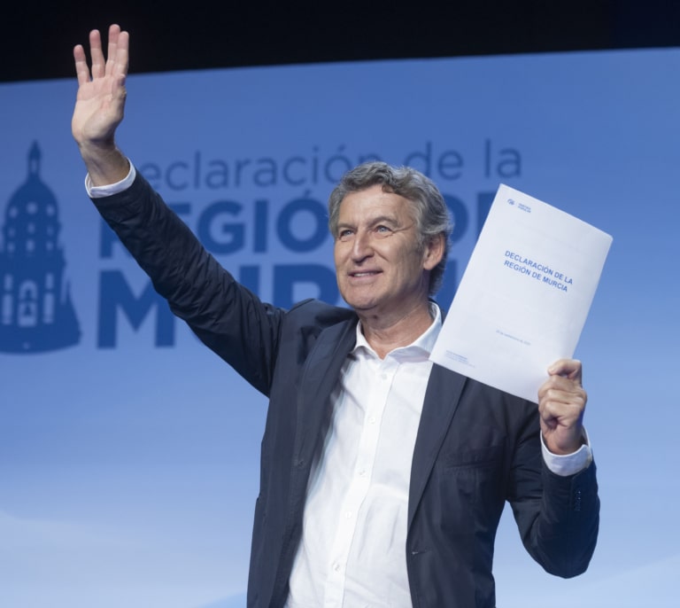El PP lograría 41 escaños más que el PSOE y podría gobernar con una abstención de Vox, según una encuesta