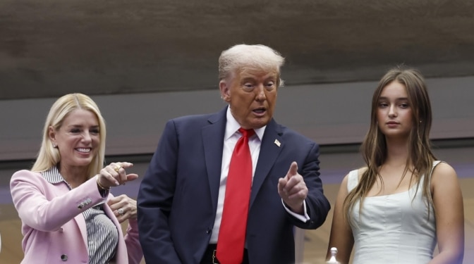 La asistencia de Donald Trump retrasa el inicio de la final del US Open entre aplausos y abucheos