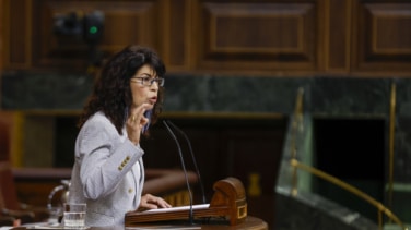 El "desastre" de las pulseras antimaltrato, un nuevo golpe para las mujeres del PSOE