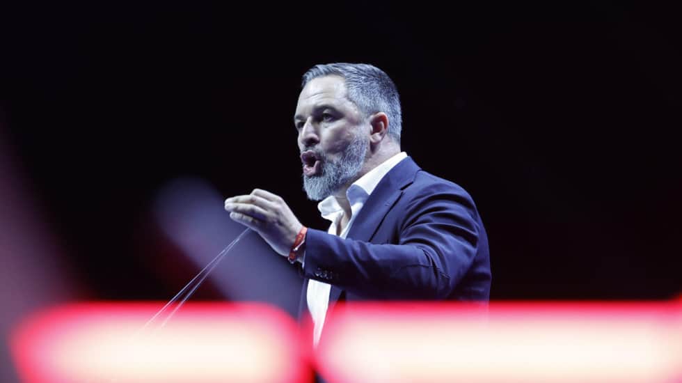 La cumbre de Vox instrumentaliza el asesinato de Kirk y Abascal clama contra la izquierda: "Nos llaman fascistas para matarnos"