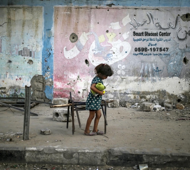 Educar para la vida; parar el genocidio