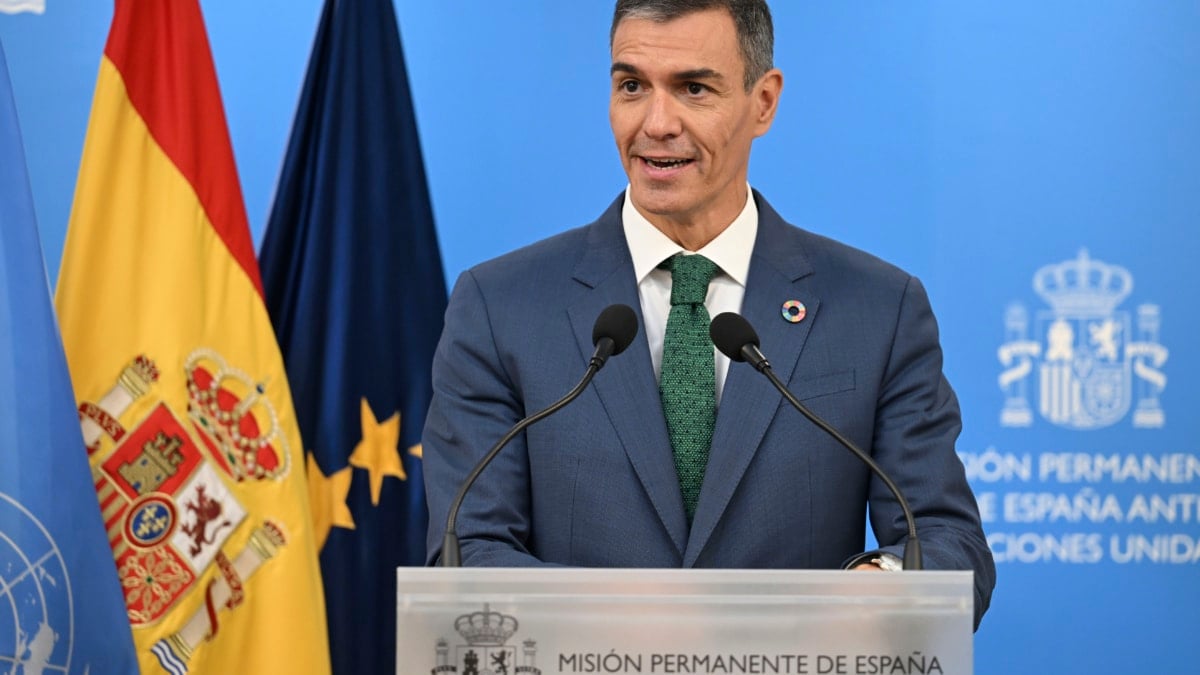 NUEVA YORK, 24/09/2025.- El presidente del Gobierno español, Pedro Sánchez, en una rueda de prensa este miércoles en la misión española ante la ONU. EFE/Borja Puig de la Bellacasa/Pool Moncloa SOLO USO EDITORIAL/SOLO DISPONIBLE PARA ILUSTRAR LA INFORMCIÓN QUE ACOMPAÑA (CRÉDITO OBLIGATORIO)