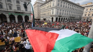 Decenas de miles de italianos se suman a una huelga general por Palestina
