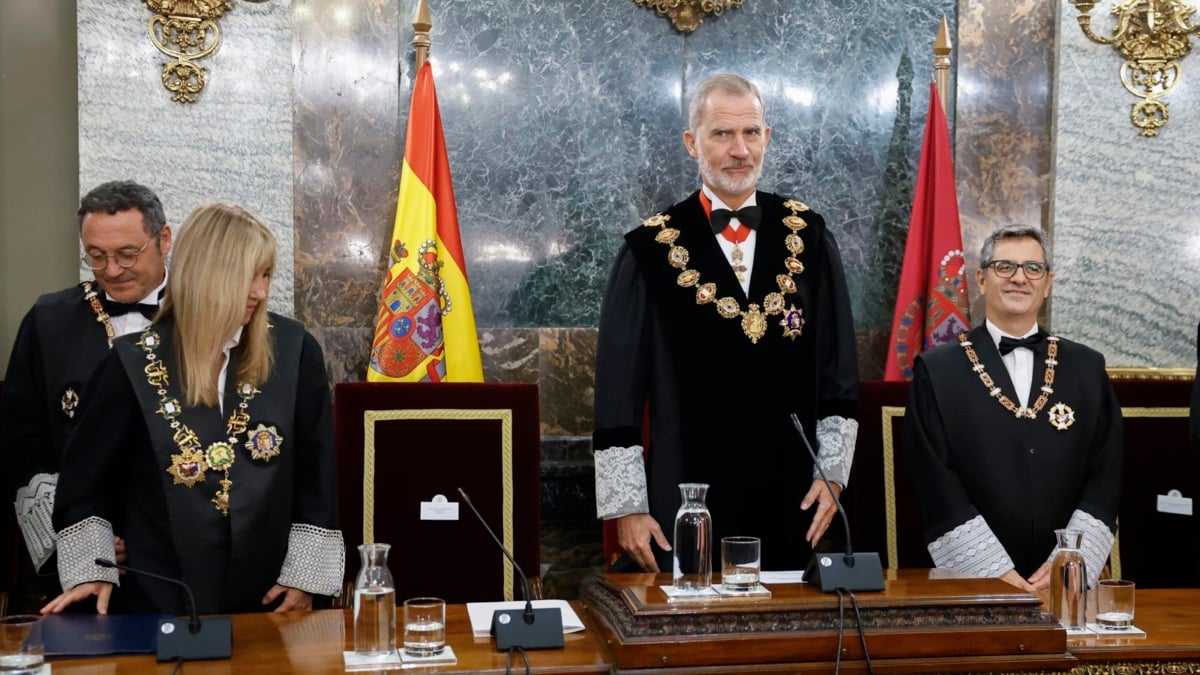 Apertura del año judicial en el Supremo con el Rey rodeado por García Ortiz, Perelló y Bolaños.