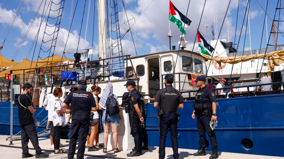 La flotilla desde Barcelona rumbo a Gaza se deja por el camino a las cinco embarcaciones más pequeñas