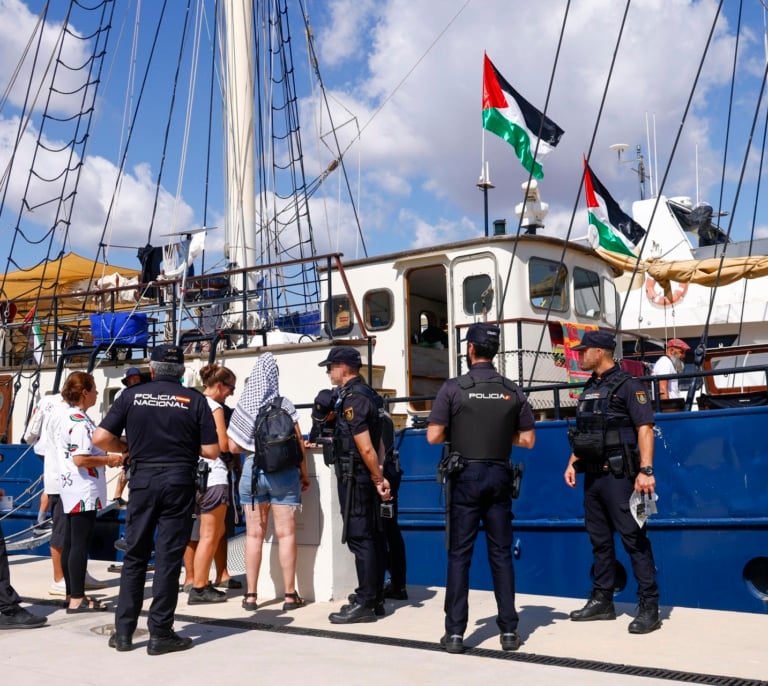La flotilla desde Barcelona rumbo a Gaza se deja por el camino a las cinco embarcaciones más pequeñas