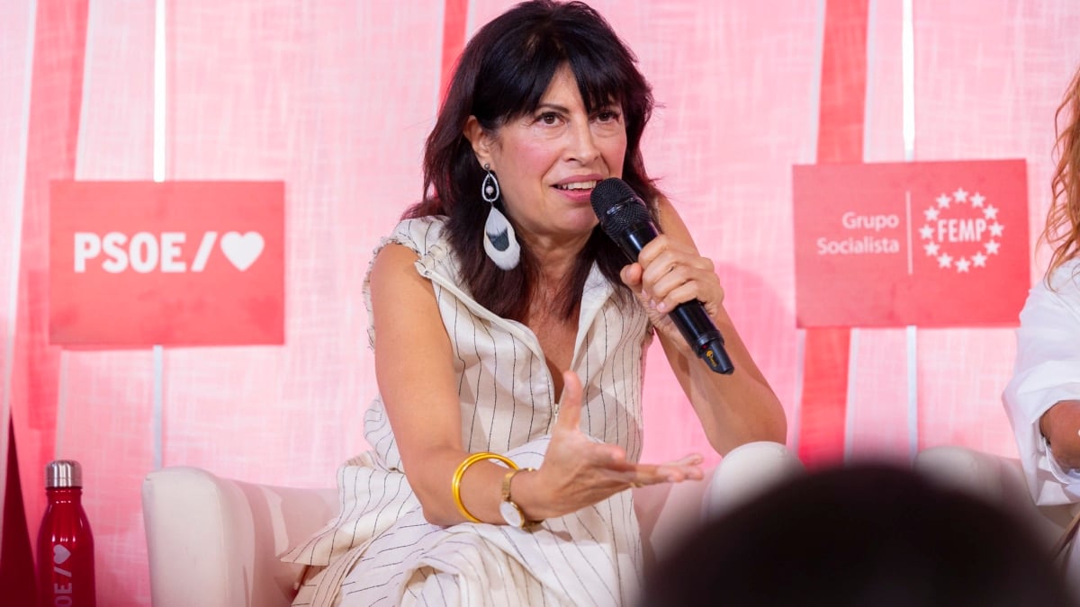 La ministra de Igualdad, Ana Redondo, durante la jornada feminista del PSOE, este 4 de septiembre de 2025 en el Museo de Arte Contemporáneo en Vidrio de Alcorcón, en Madrid.