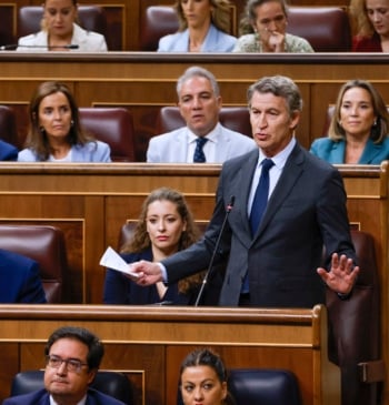 Feijóo a Sánchez: "Por seguir en el poder, usted pactaría hasta con [...]