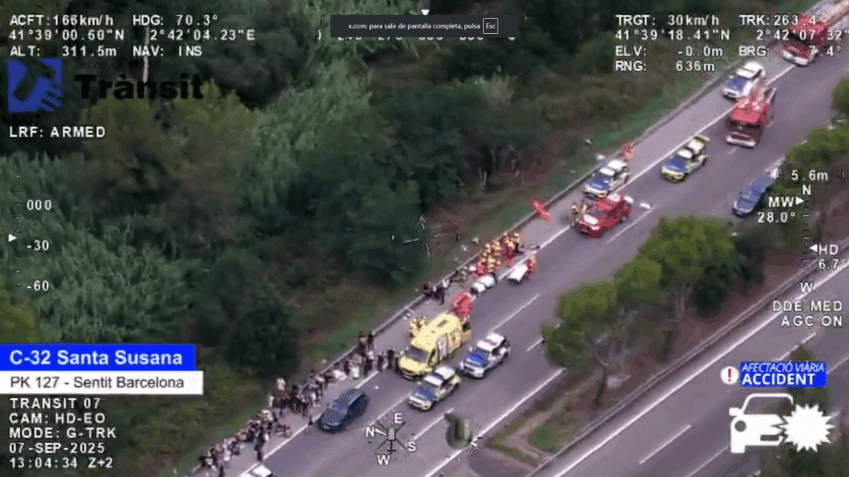 Vuelca un autocar con 60 pasajeros en Santa Susanna (Barcelona)