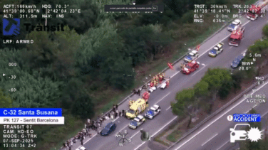 Dos heridos graves tras volcar un autocar con 60 pasajeros en Santa Susanna (Barcelona)