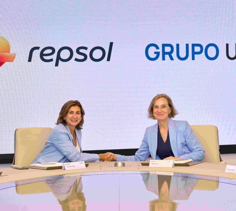 El Grupo Educativo UAX y Repsol impulsarán el desarrollo del talento, la innovación y la transición energética a través de la formación