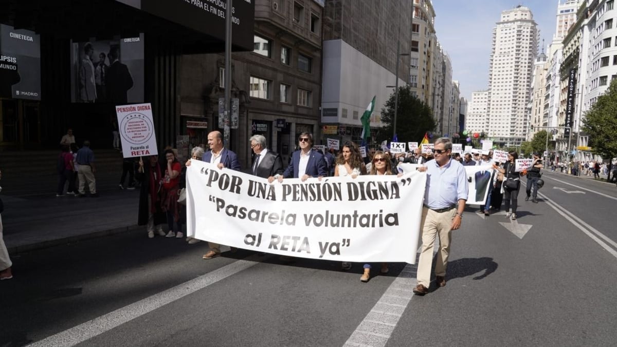 Abogados y procuradores reclaman en Madrid un trato favorable en para incorporarse al régimen de autónomos.