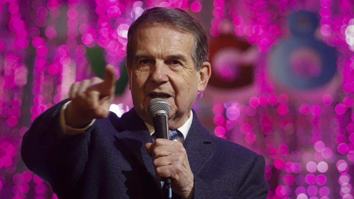 El alcalde de Vigo, Abel Caballero, durante el apagado del alumbrado en las últimas navidades.
