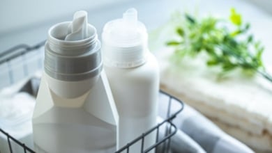 Di adiós para siempre a las manchas de grasa gracias a estos dos ingredientes del hogar