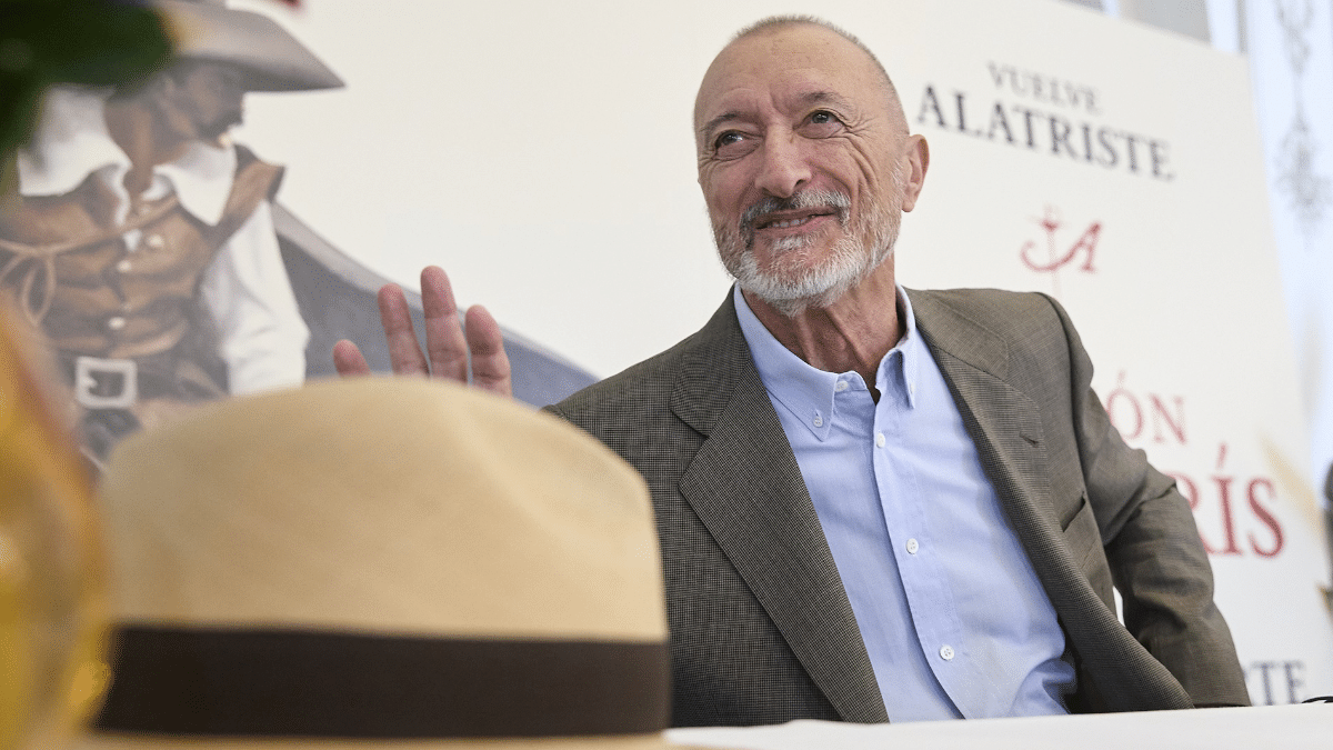 Arturo Pérez-Reverte, este martes en el Hotel Palace de Madrid durante la presentación de 'Misión en París', su octavo Alatriste.
