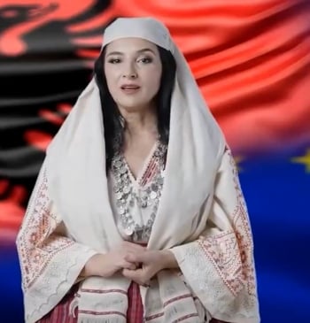 "Ni ambiciones ni intereses personales": así es la ministra de Albania creada [...]