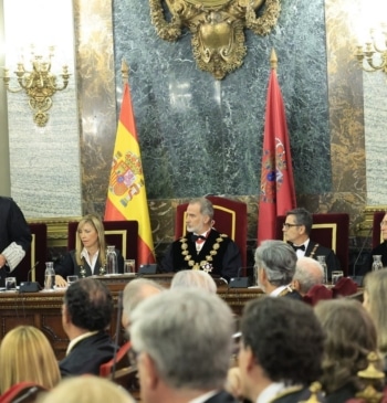 Génova acusa a Sánchez de "insultar" al Rey  por obligarle a [...]