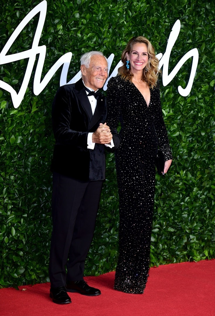 Armani con Julia Roberts en Londres, durante la gala de los Fashion Awards 2019 en el Royal Albert Hall.